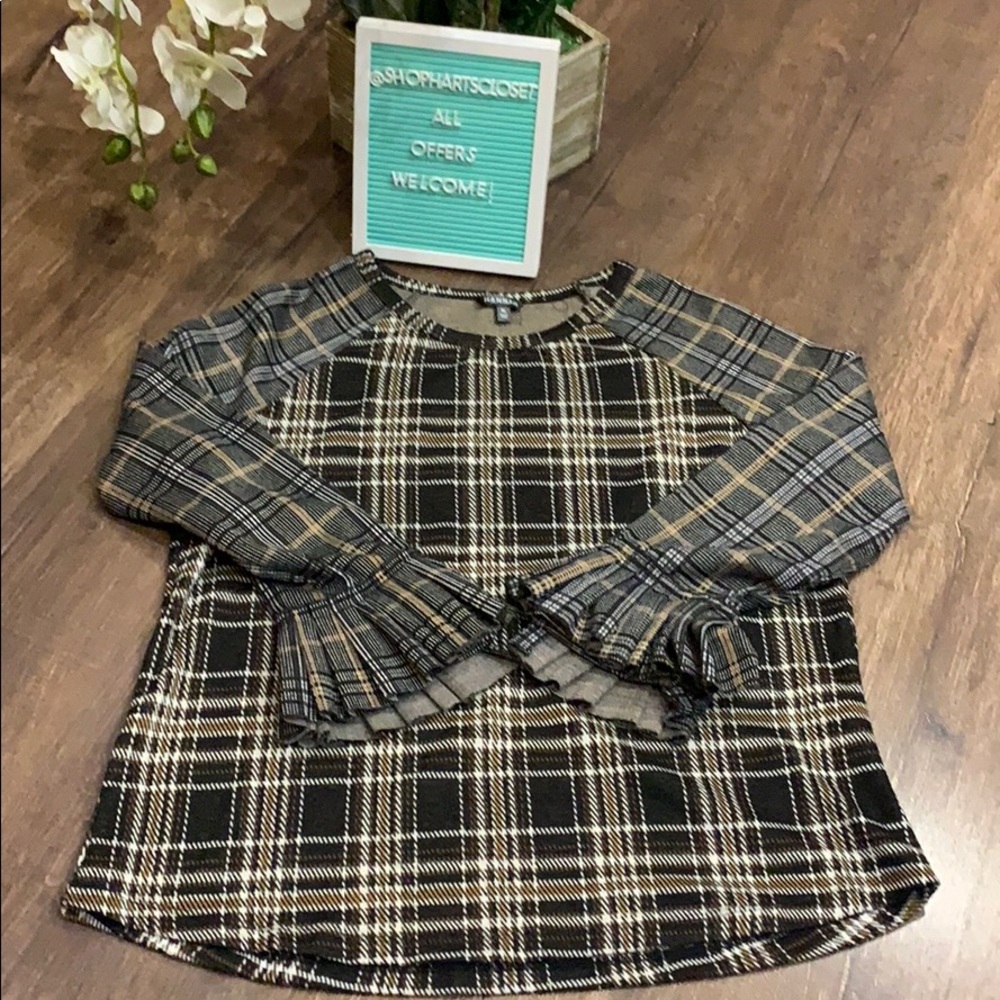 Hannah bell sleeve top